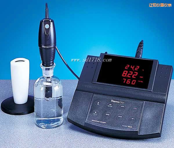 �|������x